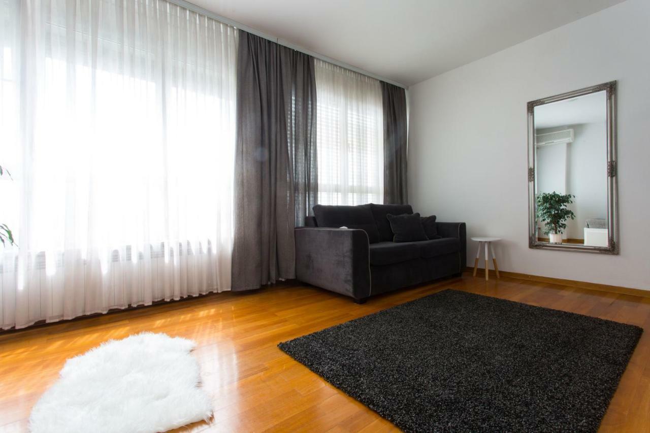 Apartment Bonbon Zagreb Bagian luar foto