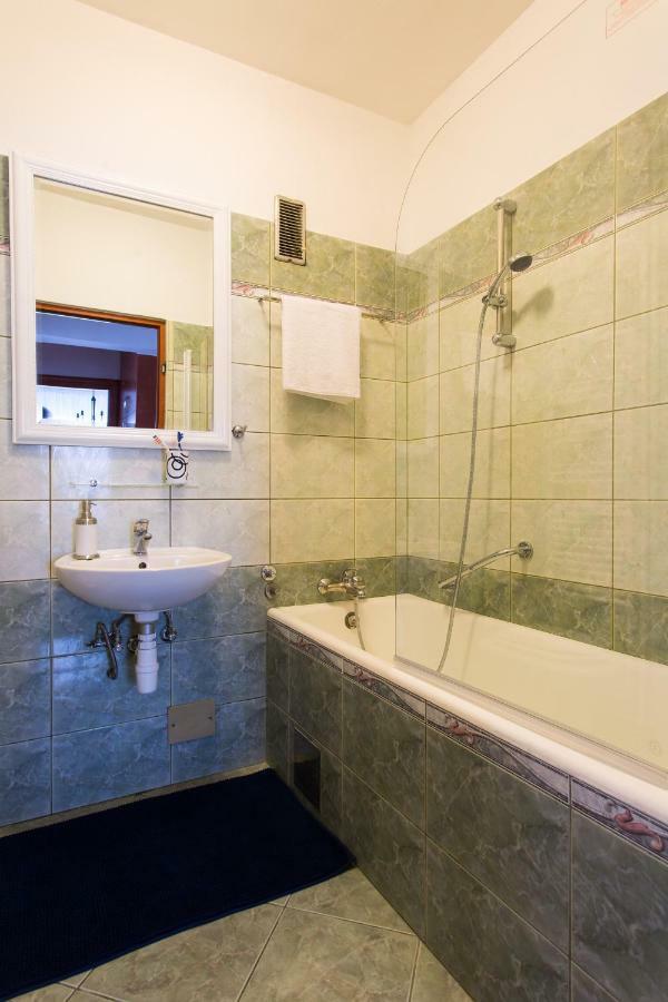 Apartment Bonbon Zagreb Bagian luar foto